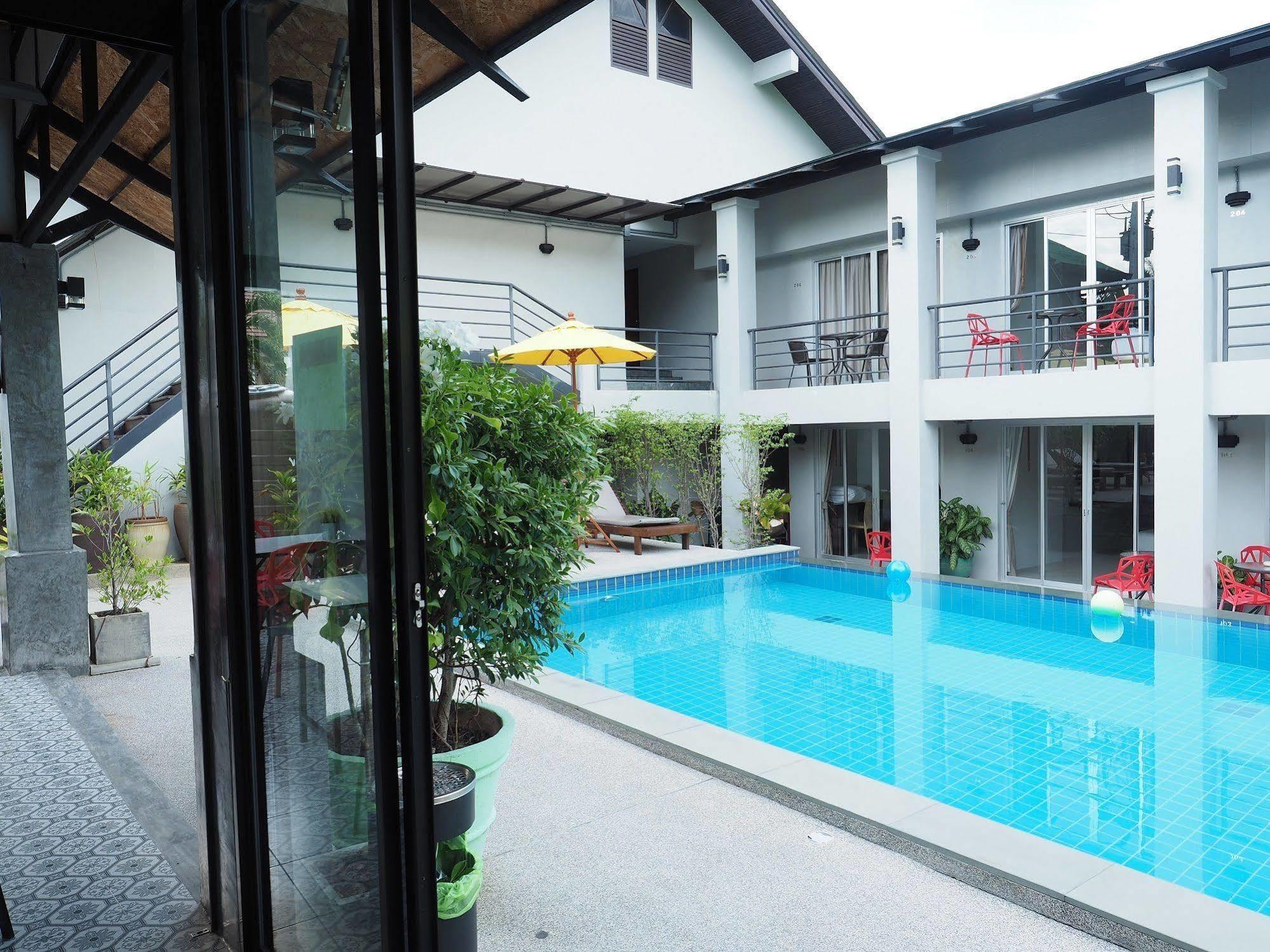The Nest Resort Patong Екстер'єр фото
